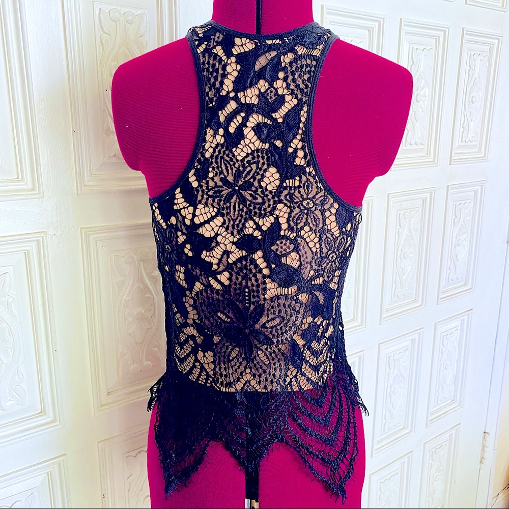 Express Lace Racerback Crop Top. XS. - Picture 2 of 7